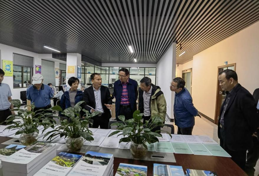 蘇州市質(zhì)量協(xié)會(huì)、蘇州市認(rèn)證學(xué)會(huì)、蘇州市標(biāo)準(zhǔn)化協(xié)會(huì)、蘇州市計(jì)量測(cè)試學(xué)會(huì)到廣西標(biāo)準(zhǔn)化協(xié)會(huì)座談交流標(biāo)準(zhǔn)化工作經(jīng)驗(yàn)圖片2.png